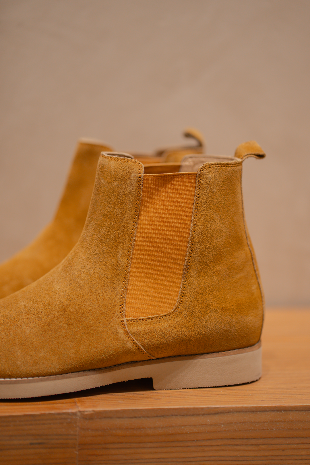 CASUAL CHELSEA BOOTS – Timeless Elegance with Old Money Style