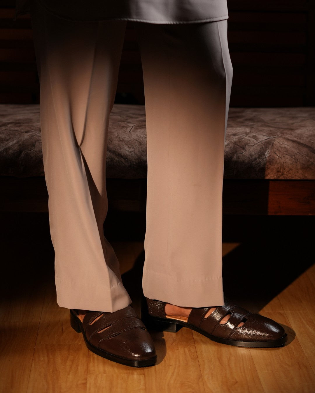 BROWN ITALIAN MILD THREE CUT SANDALS