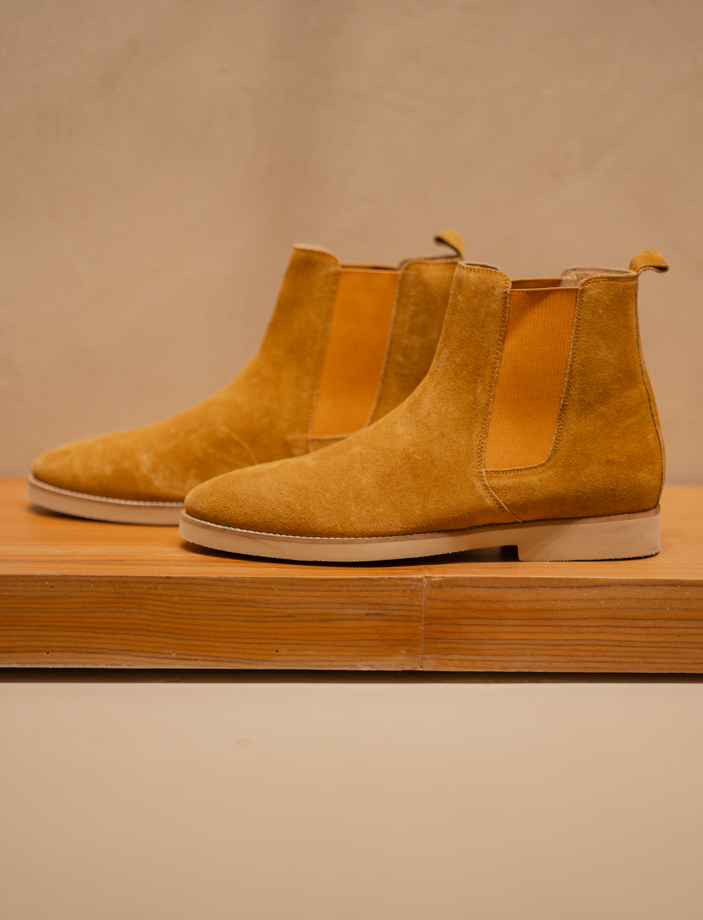 CASUAL CHELSEA BOOTS – Timeless Elegance with Old Money Style