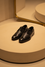 MODERN BROGUES – Black Calf & Woven Leather