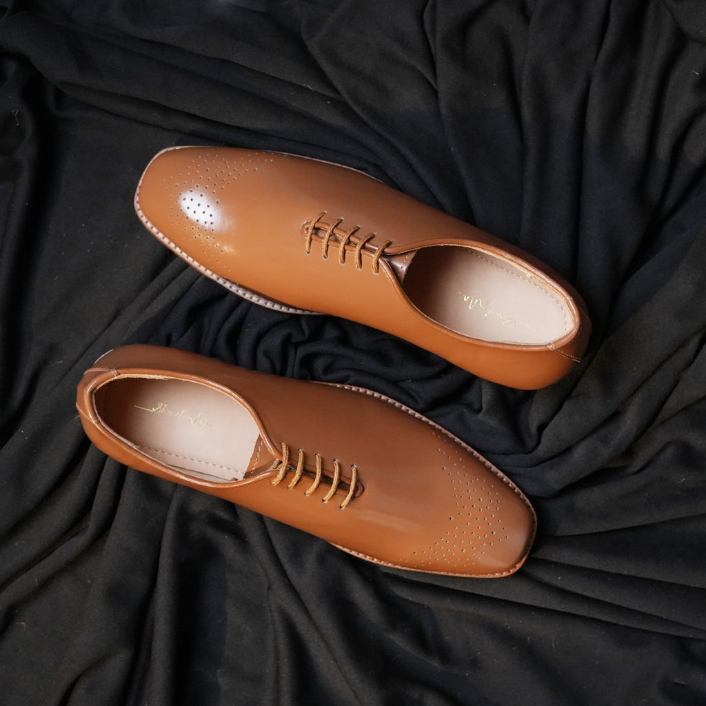 Tan Whole Cut Shoe – Classic Elegance with Toe Punch Detail