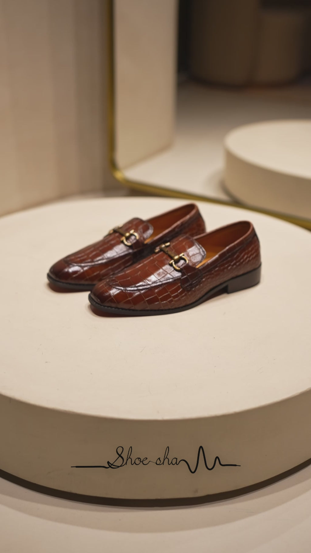 BUCKLE LOAFERS – Timeless Sophistication for Every Occasion