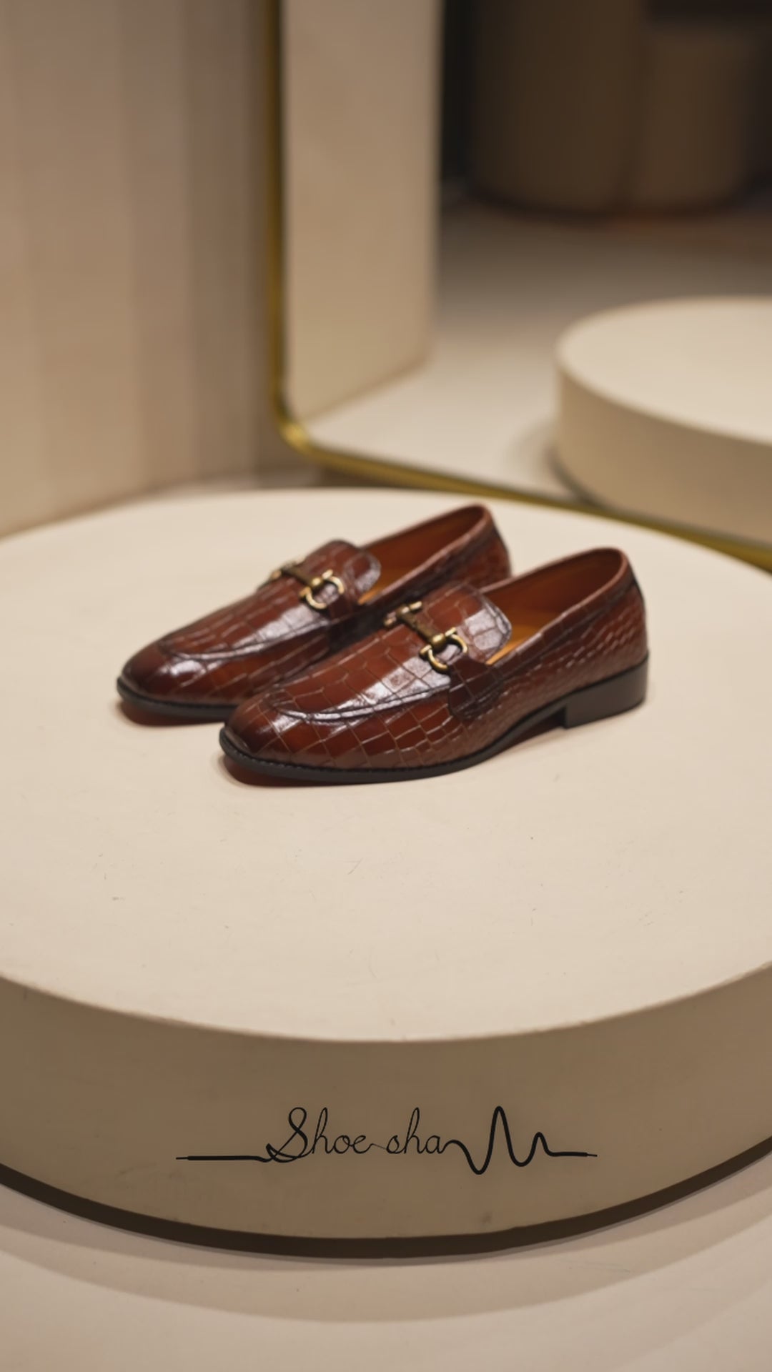BUCKLE LOAFERS – Timeless Sophistication for Every Occasion